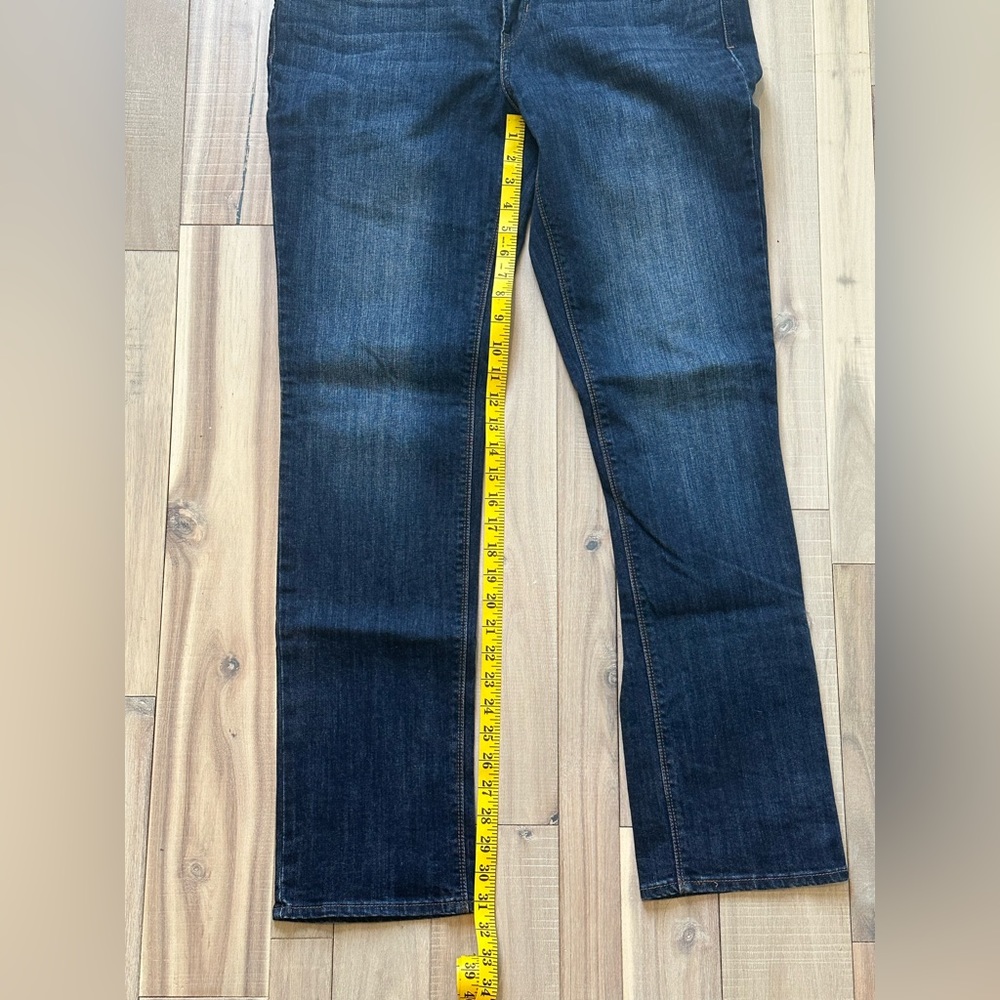 Levi Perfect Waist 525 Straight Leg Jeans